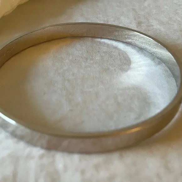 Kate Spade: Silver Tone Bow Bracelet- Marks - Picture 8 of 16
